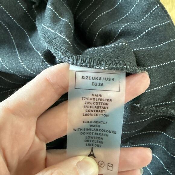 Maniere De Voir Skort Pinstripe Juliette Size US4 Gray White - Picture 4 of 6